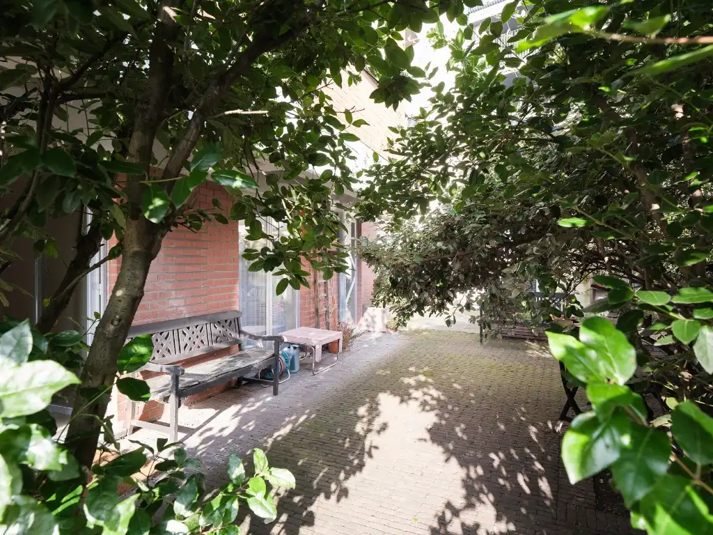 Coupure Rechts. Kwalitatief gerenoveerd 2 slpk-appartment met terras op een boogscheut van het stadscentrum. foto 10