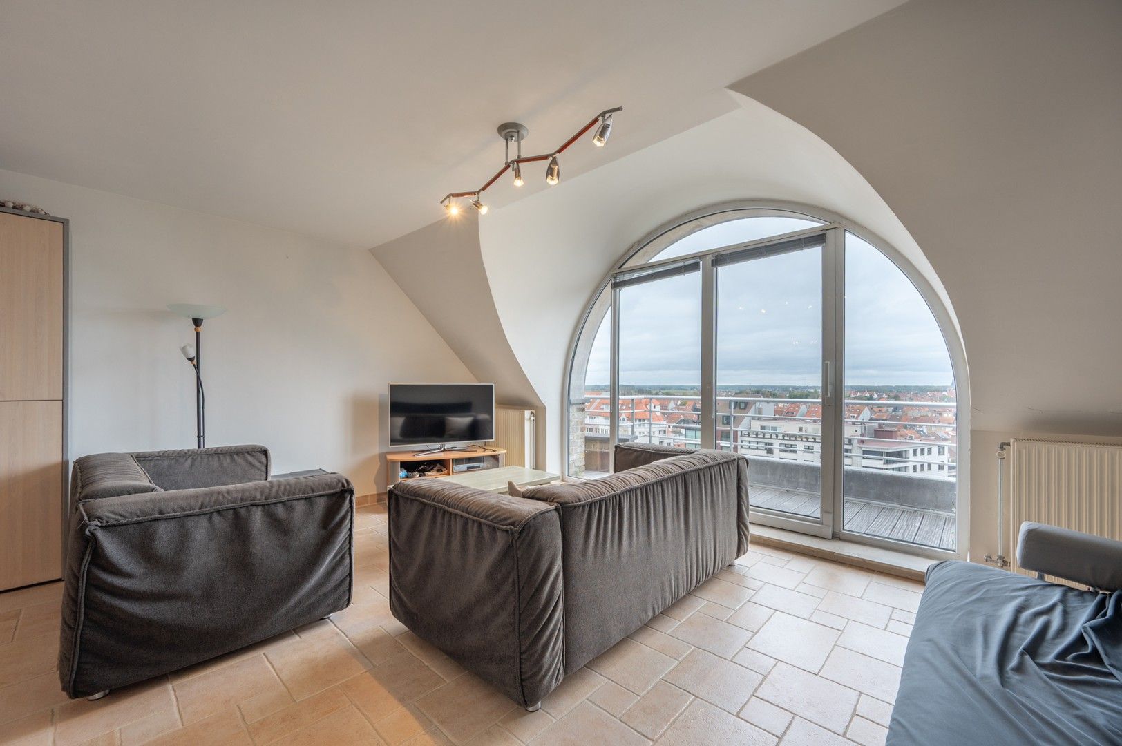 Penthouse met adembenemend uitzicht foto {{pictureIndex}}