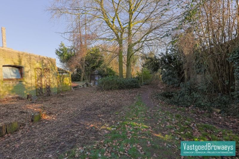 Te renoveren fermette omgeven in een oase van groen foto 7