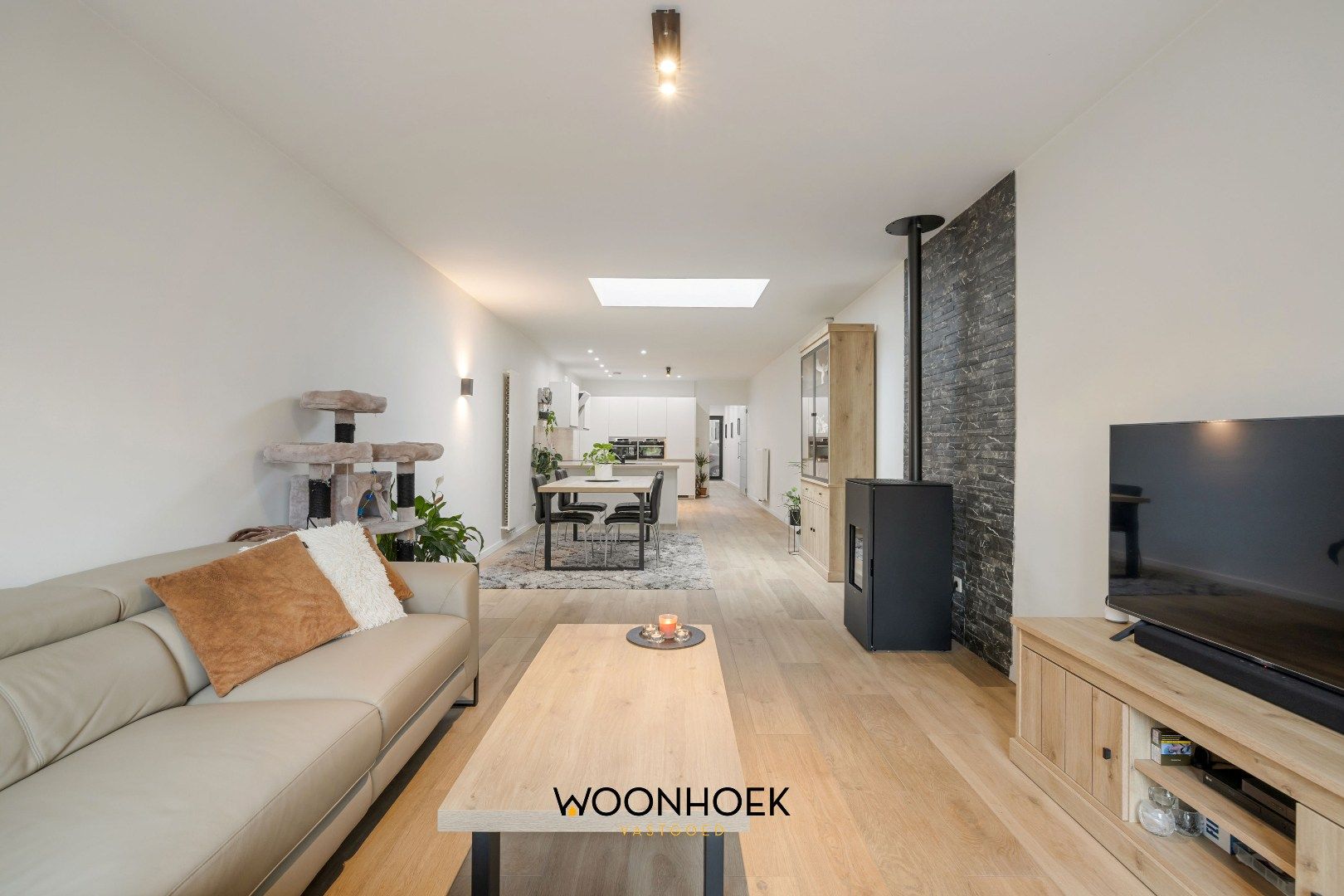 Energiezuinige 3-slpk woning met 8 zonnepanelen te Lokeren! foto {{pictureIndex}}