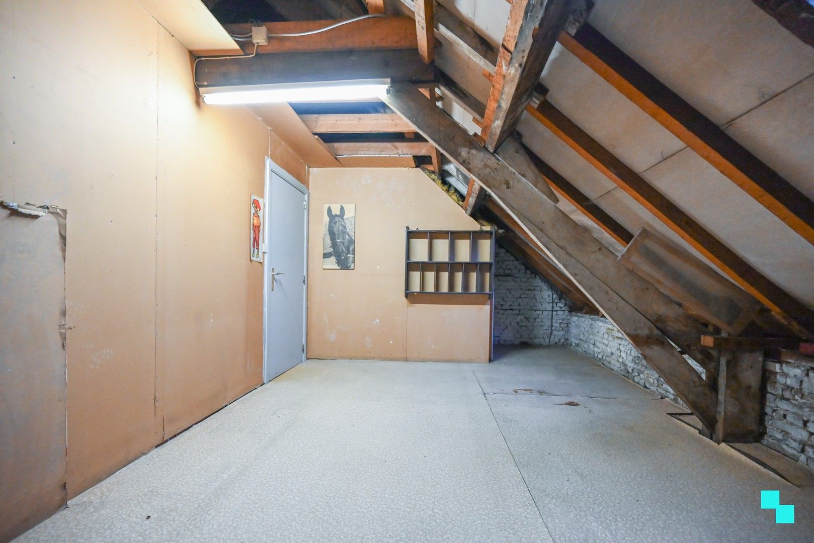 Ruime woonst met tal van mogelijkheden nabij centrum Izegem foto 31