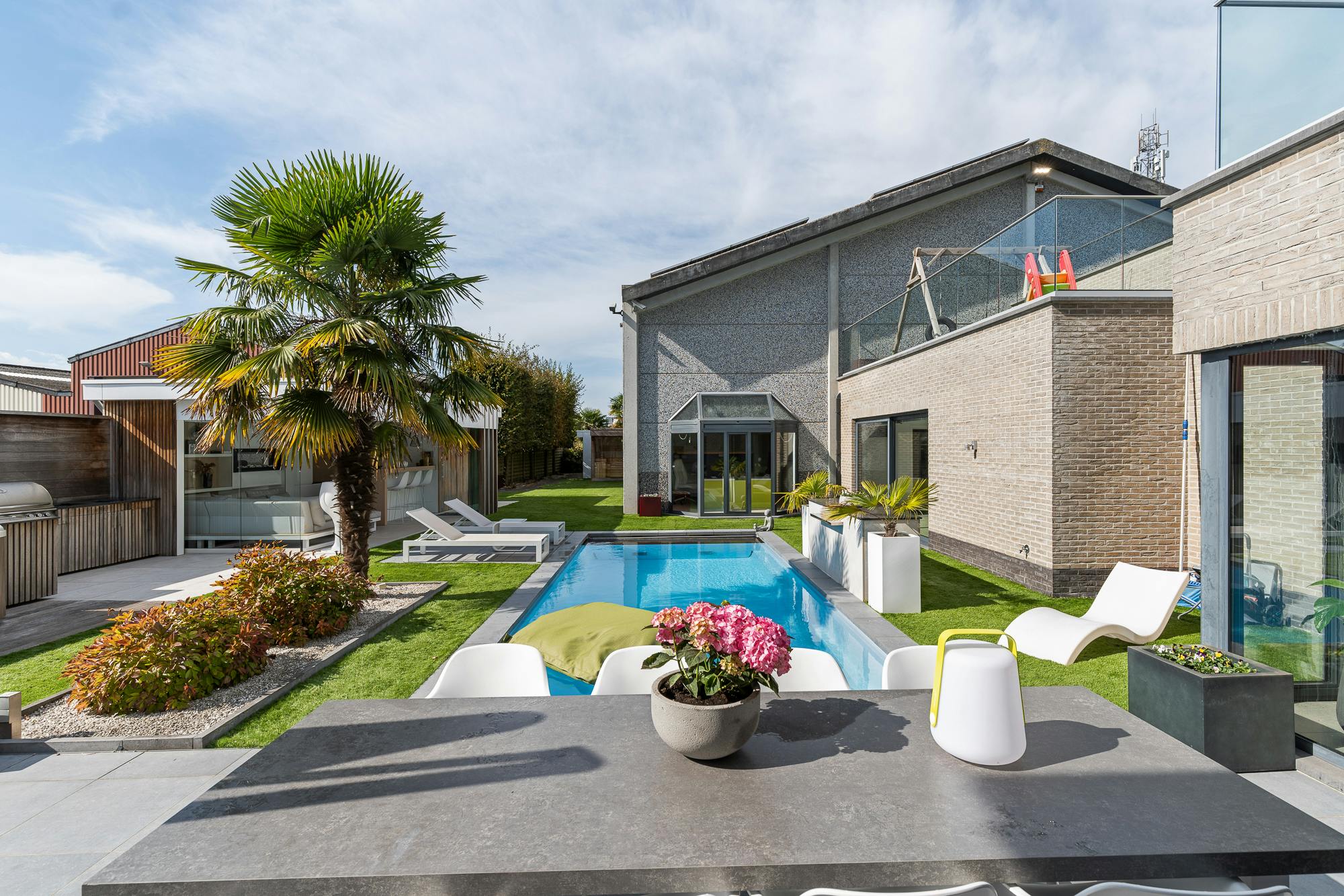 Luxe villa met exclusieve tuin en magazijn in KMO-zone foto 39