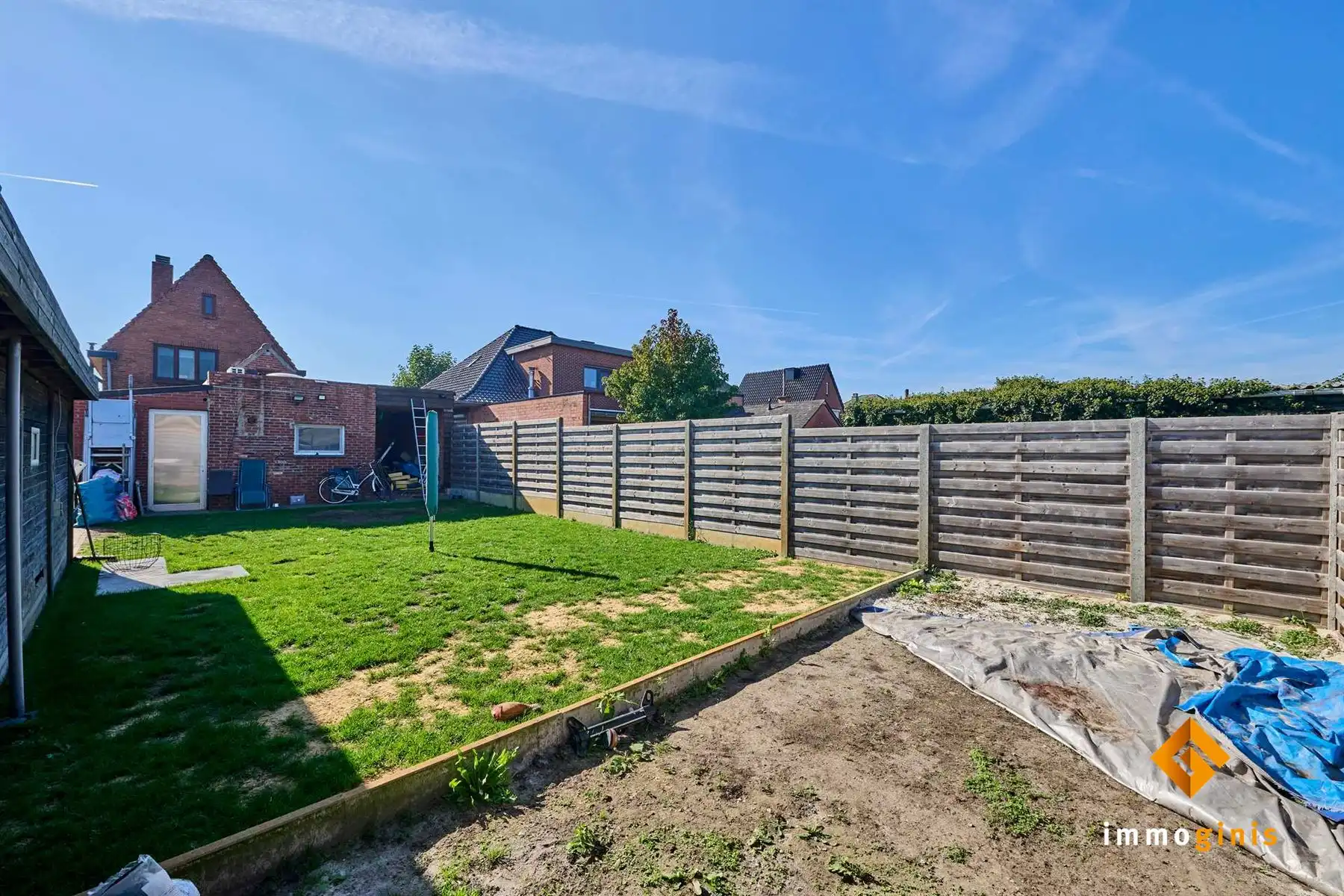Deel opgefriste woning met 3 slaapkamers op een perceel van 4a80ca, in een rustige buurt. foto 17