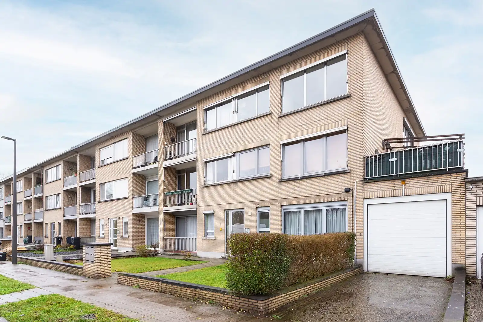 Appartement met 2 slpk., garage en rustgevend groen uitzicht foto 31