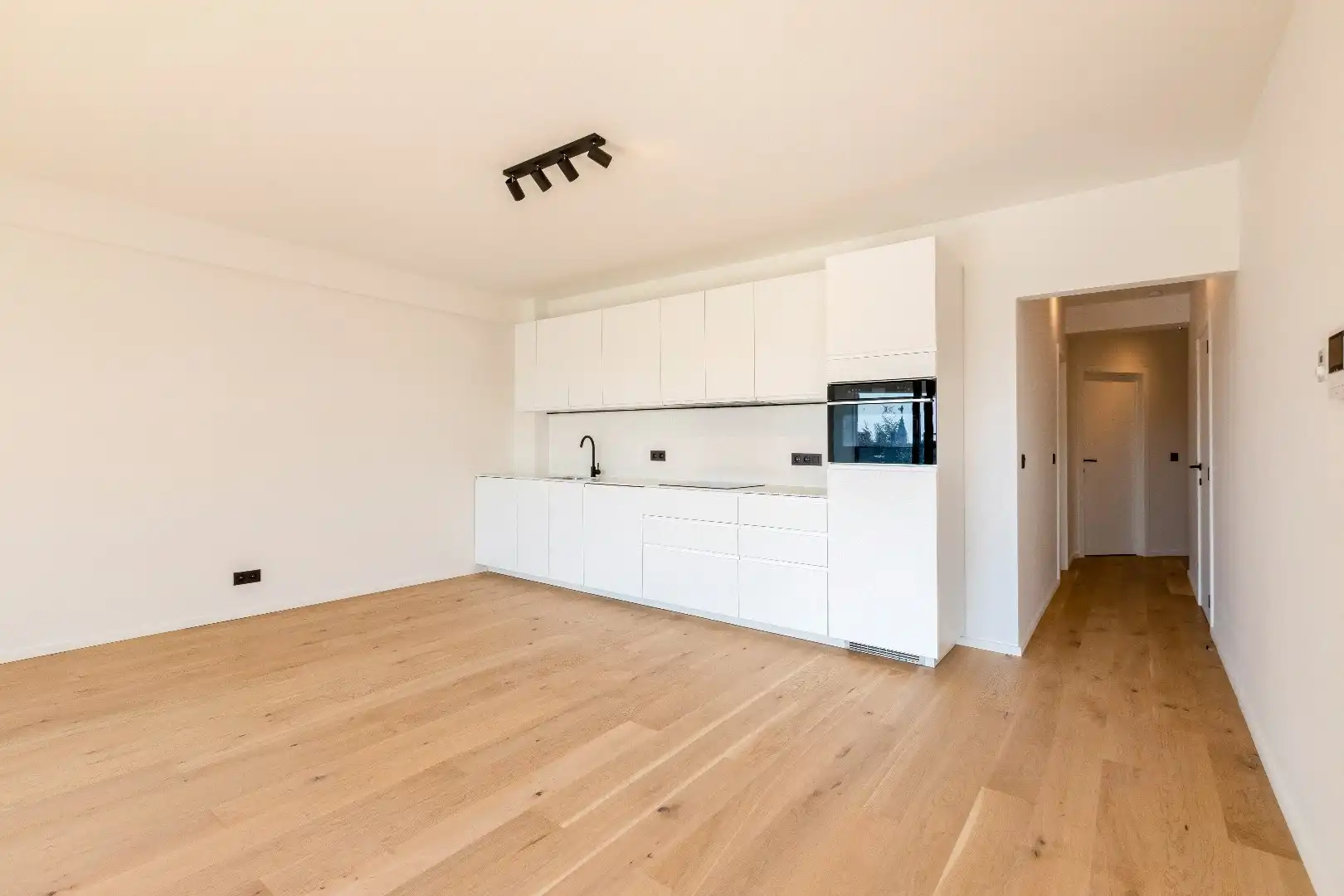 Prachtig gerenoveerd 3 slaapkamerappartement te Sint-Lievenslaan foto 6