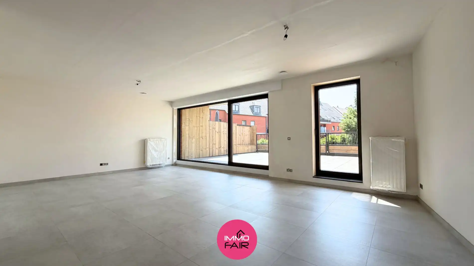 Nieuwbouwappartement op toplocatie in hartje Lanaken met zonnig terras foto 3