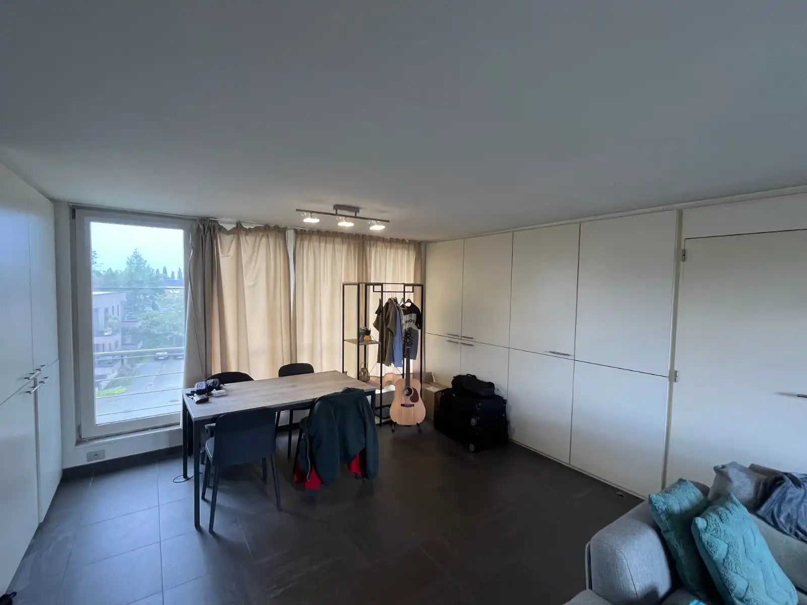 Lichtrijk appartement met 1 slaapkamer, terras en grote zolder –  EPC B foto 5