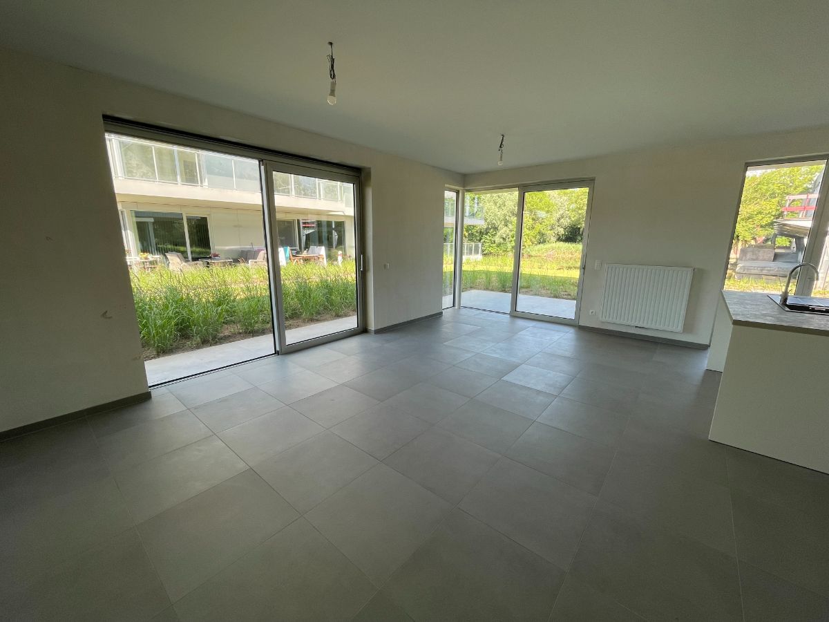 Twee-slaapkamer GELIJKVLOERS nieuwbouw hoekappartement + terras foto 11