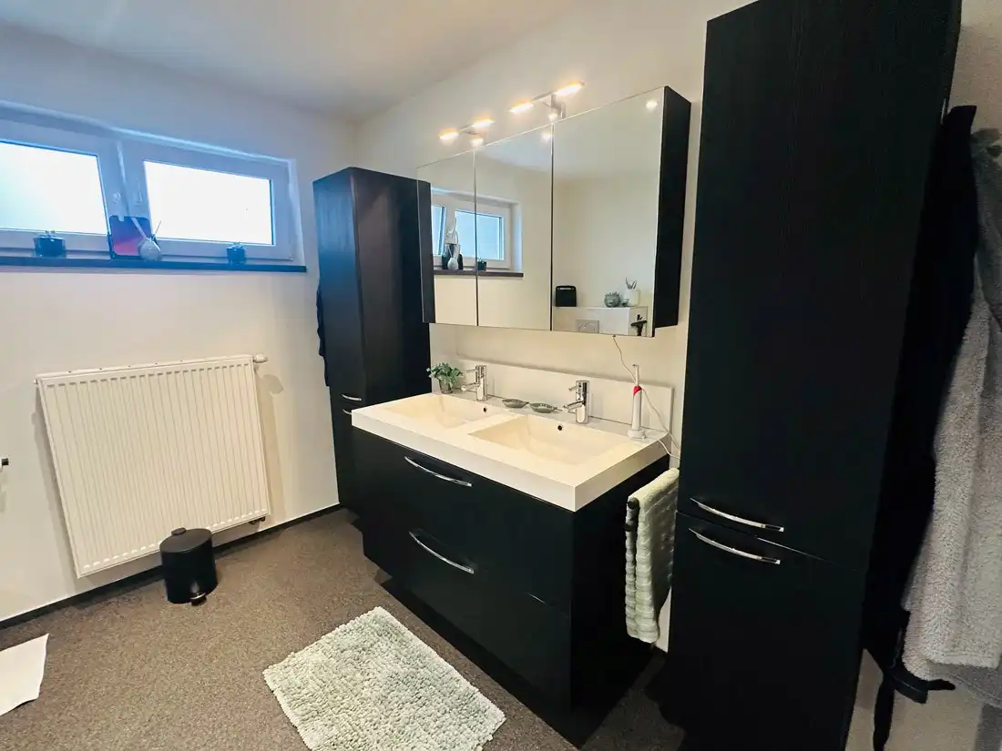 Stijlvol gerenoveerde woning op een strategische locatie foto 13