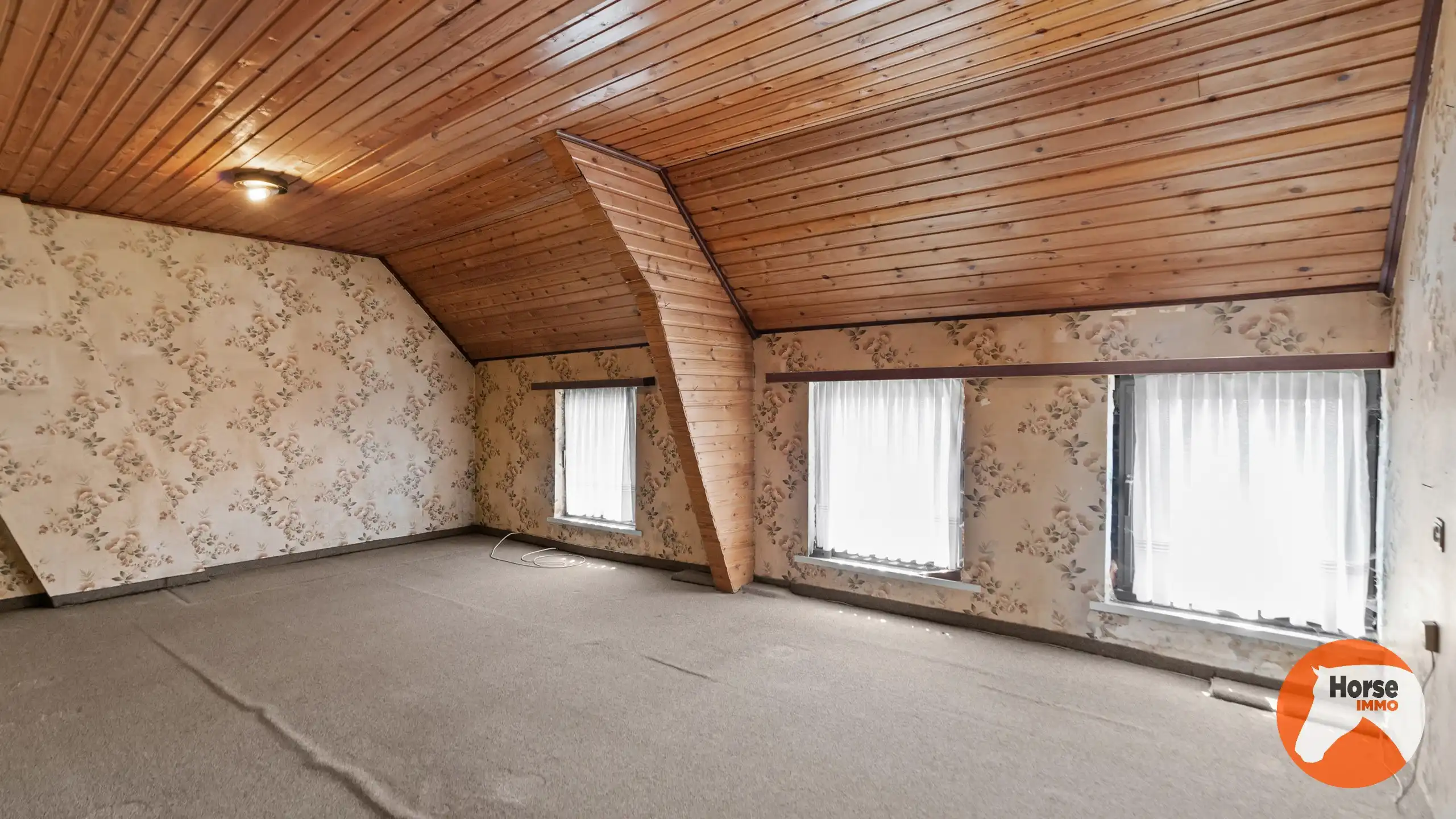 ZOTTEGEM - Te renoveren woning op ruim perceel van ca 45a foto 11