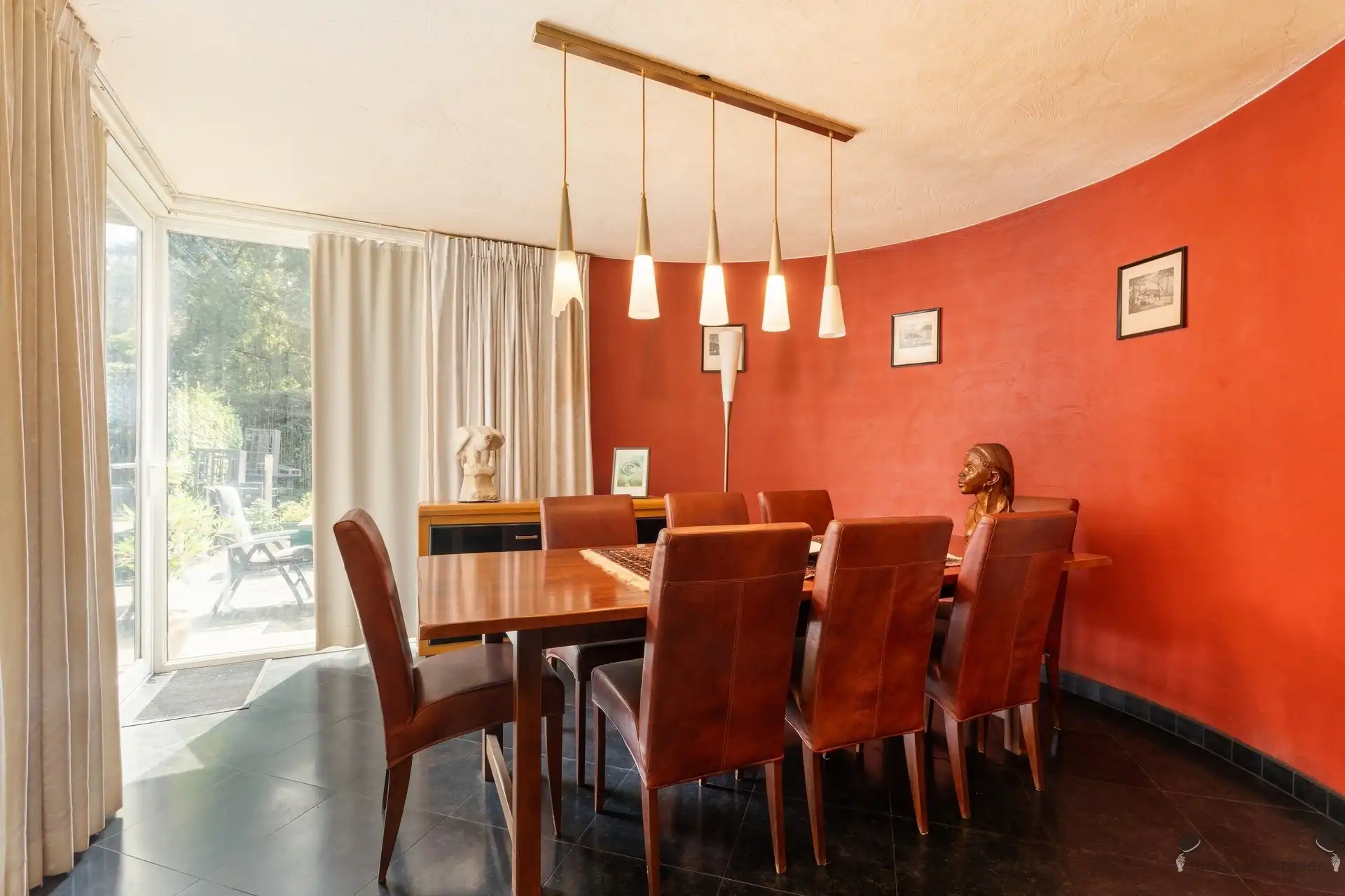 Architecturale woning met 4 slaapkamers op een royaal perceel van 2.012 m² foto 4