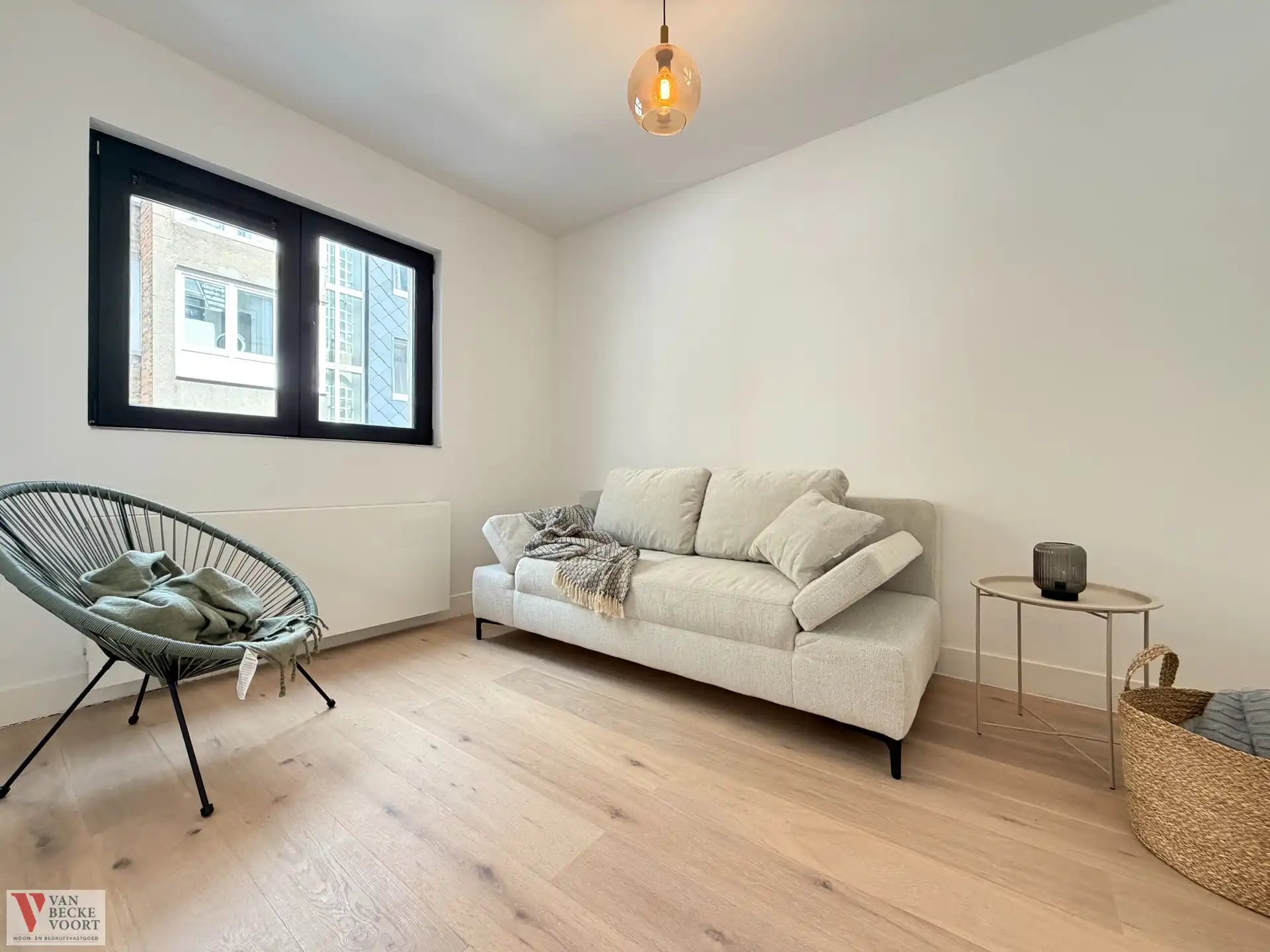 Subliem gerenoveerd appartement met terras foto 7