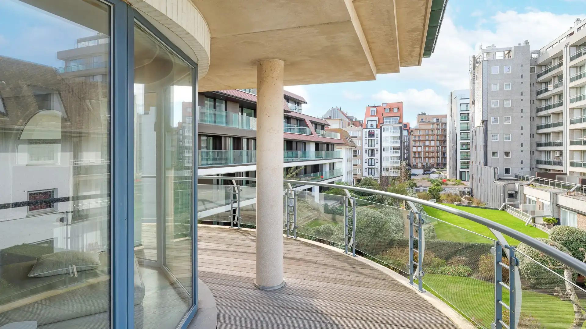 Instapklaar appartement met frontaal zeezicht in het Zoute. foto 14