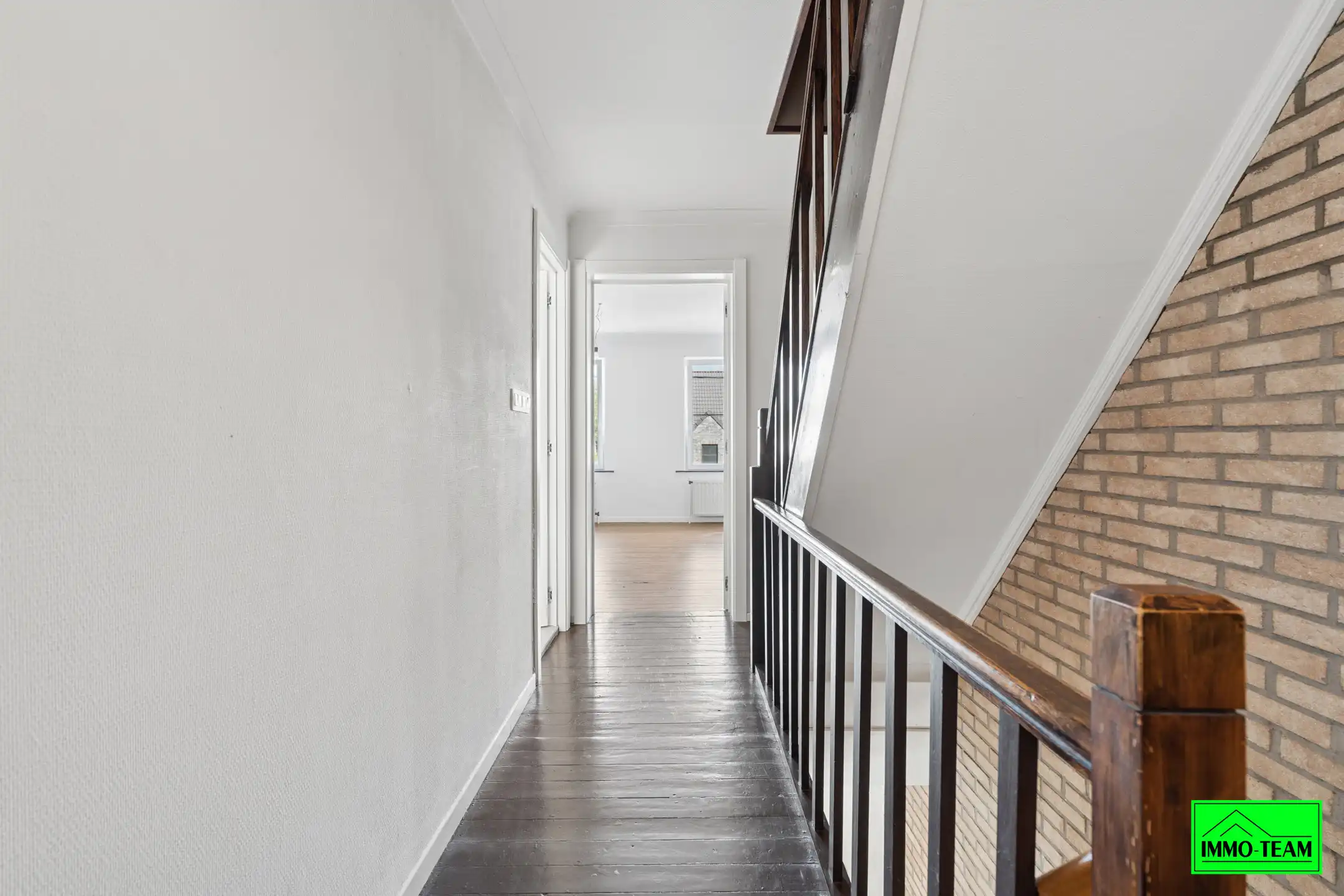 Gezellige, instapklare 2-gevelwoning nabij centrum Okegem foto 10