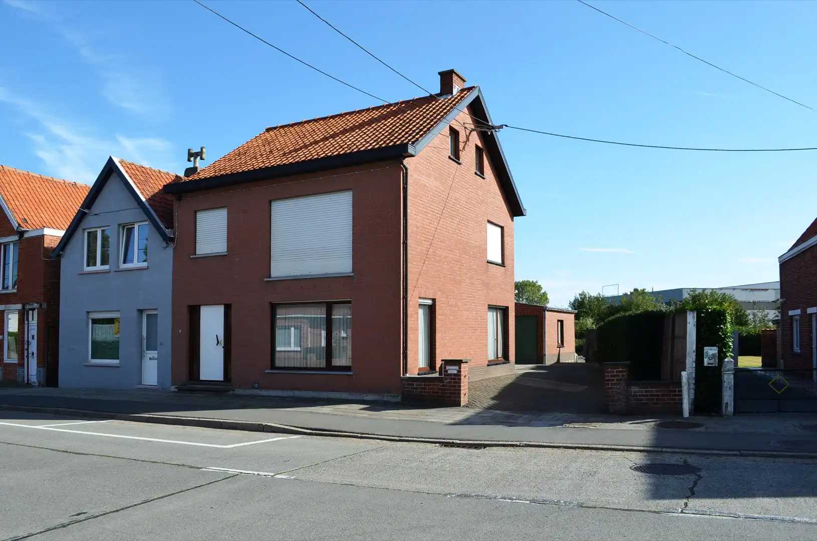 Halfopen bebouwing op 267m² met 3 slpks, garage en tuin te Maldegem foto 4