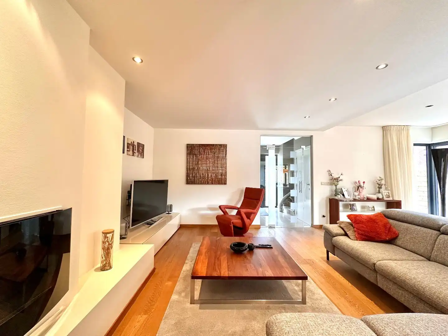 Zeer ruime, moderne gezinswoning op toplocatie in Tongeren foto 6