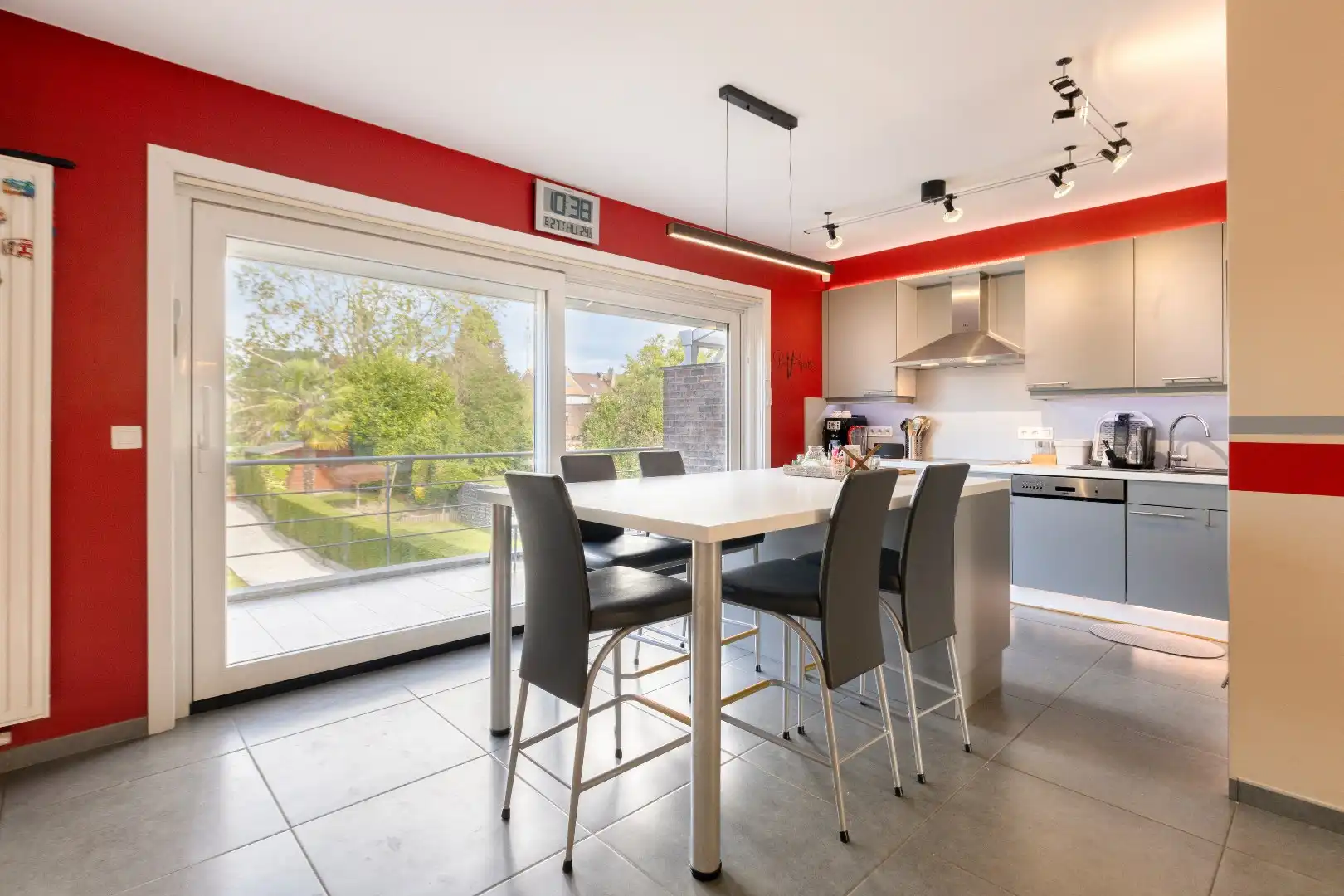 Instapklare woning (EPC:B) met 4 slpk, tuin en garage foto 9