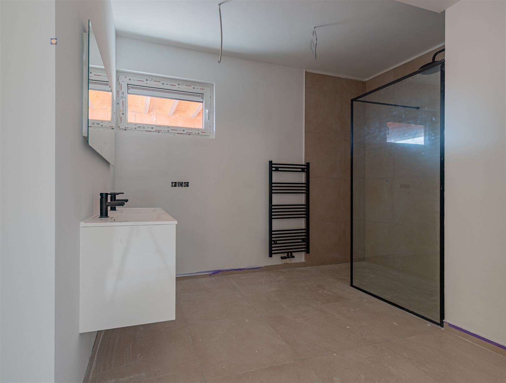 Modern gelijkvloersappartement met terras en tuin foto 6