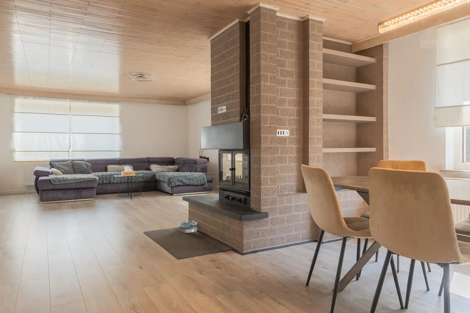 Ruime gezinswoning met 4 slaapkamers op een perceel van 840 m² foto 2