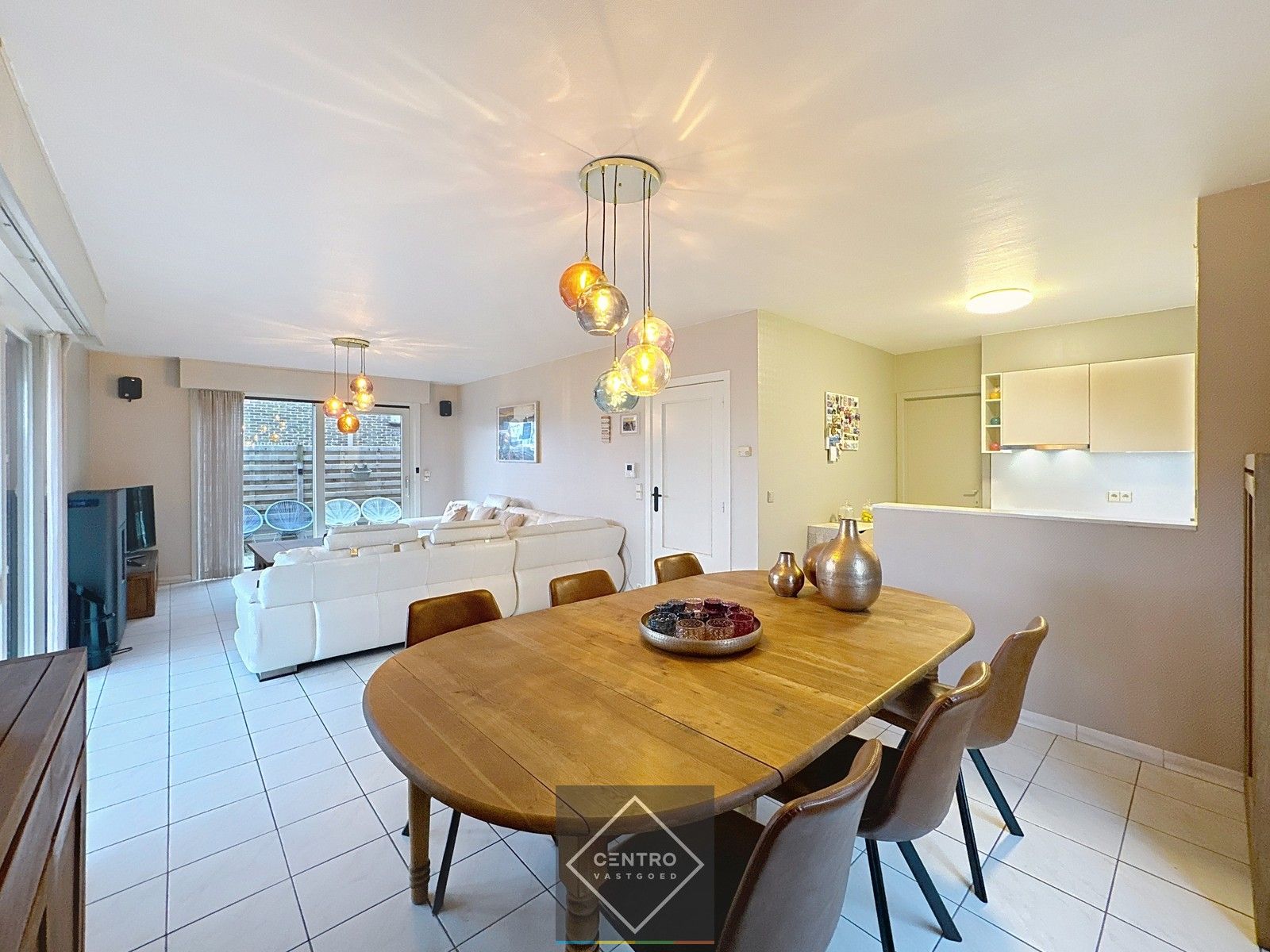 Appartement met 2 slpks MET garagebox en RUIME zonneterrassen! foto 3