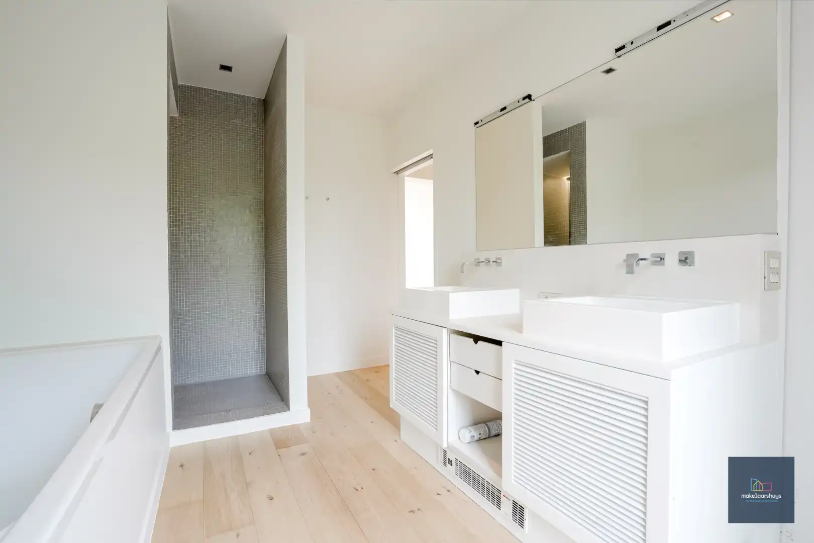INSCHRIJVEN Instapklare woning MET garage te Gentbrugge foto 9