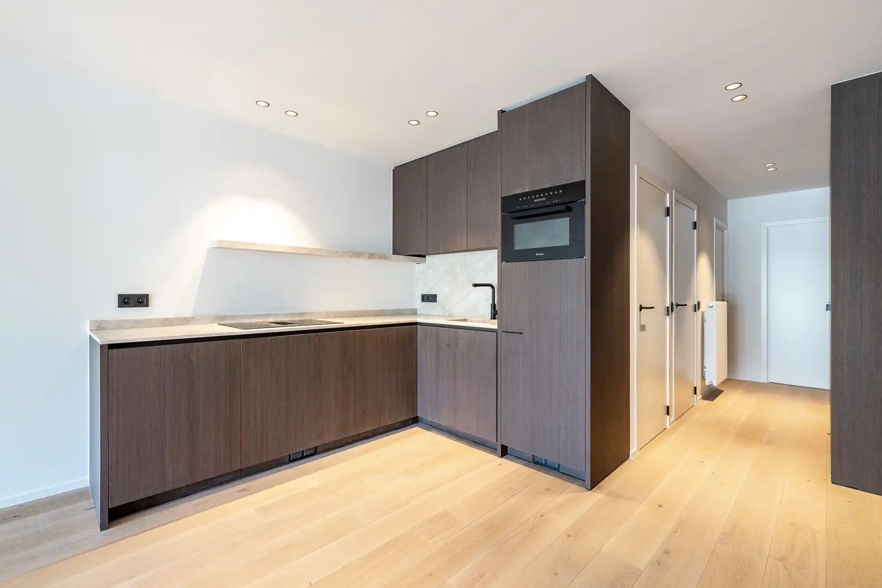 Gerenoveerd appartement met zijdelings zeezicht foto 9