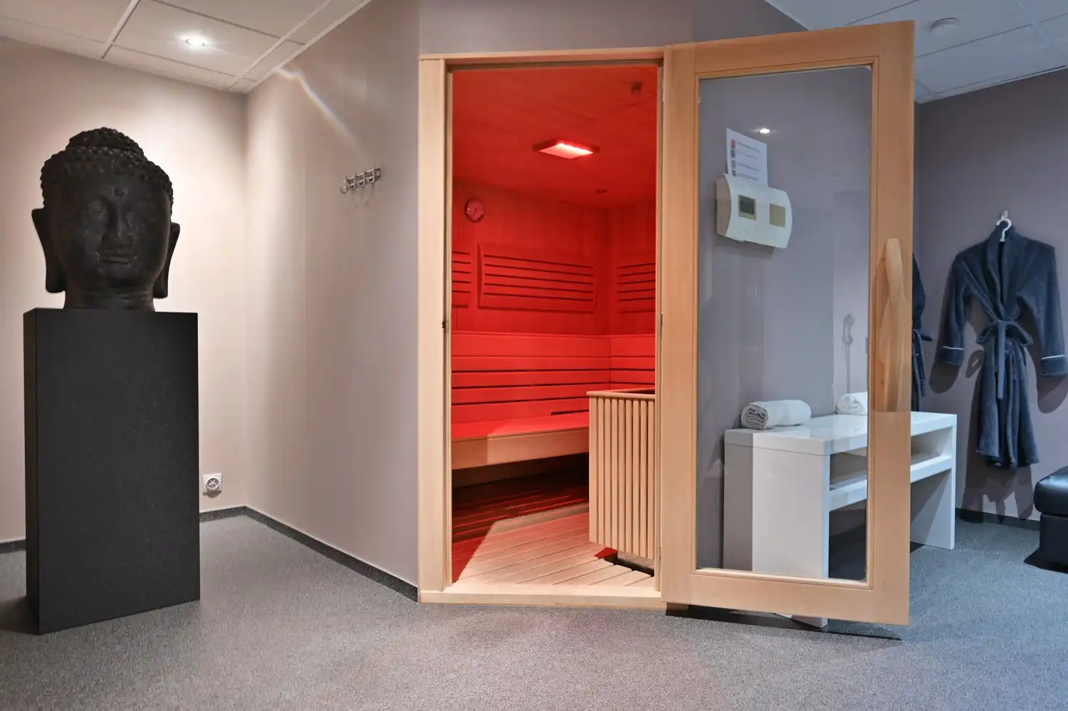 Instapklare topwoning met unieke mogelijkheden op een perceel van 11a75ca in het landelijke Neeroeteren. foto 36