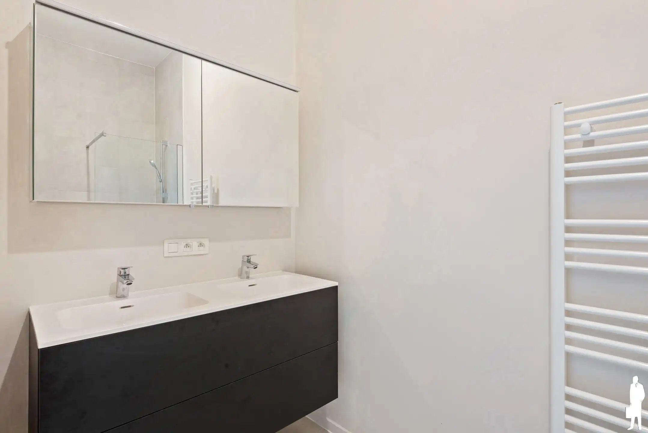 GLVL appartement met 2 slpks, ruim terras en autostaanplaats foto 5