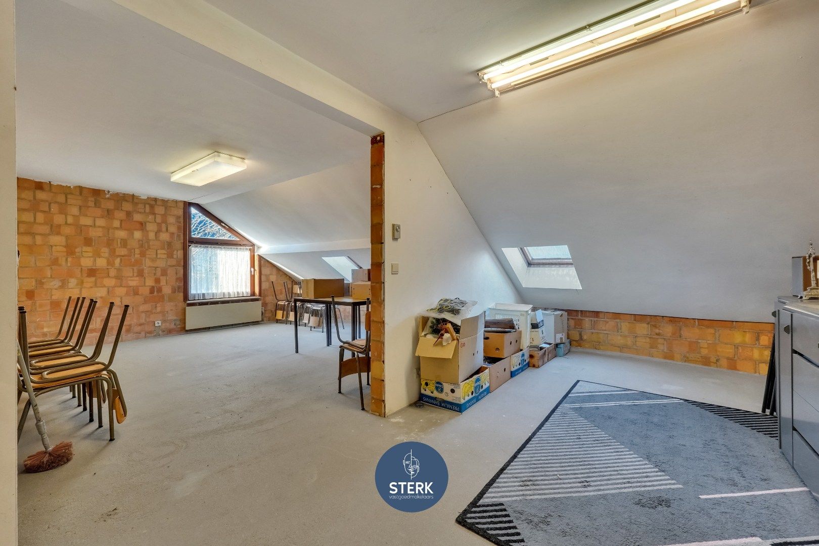 OP TE KNAPPEN GEZINSWONING MET VEEL POTENTIEEL NABIJ MAASTRICHT !  foto 17