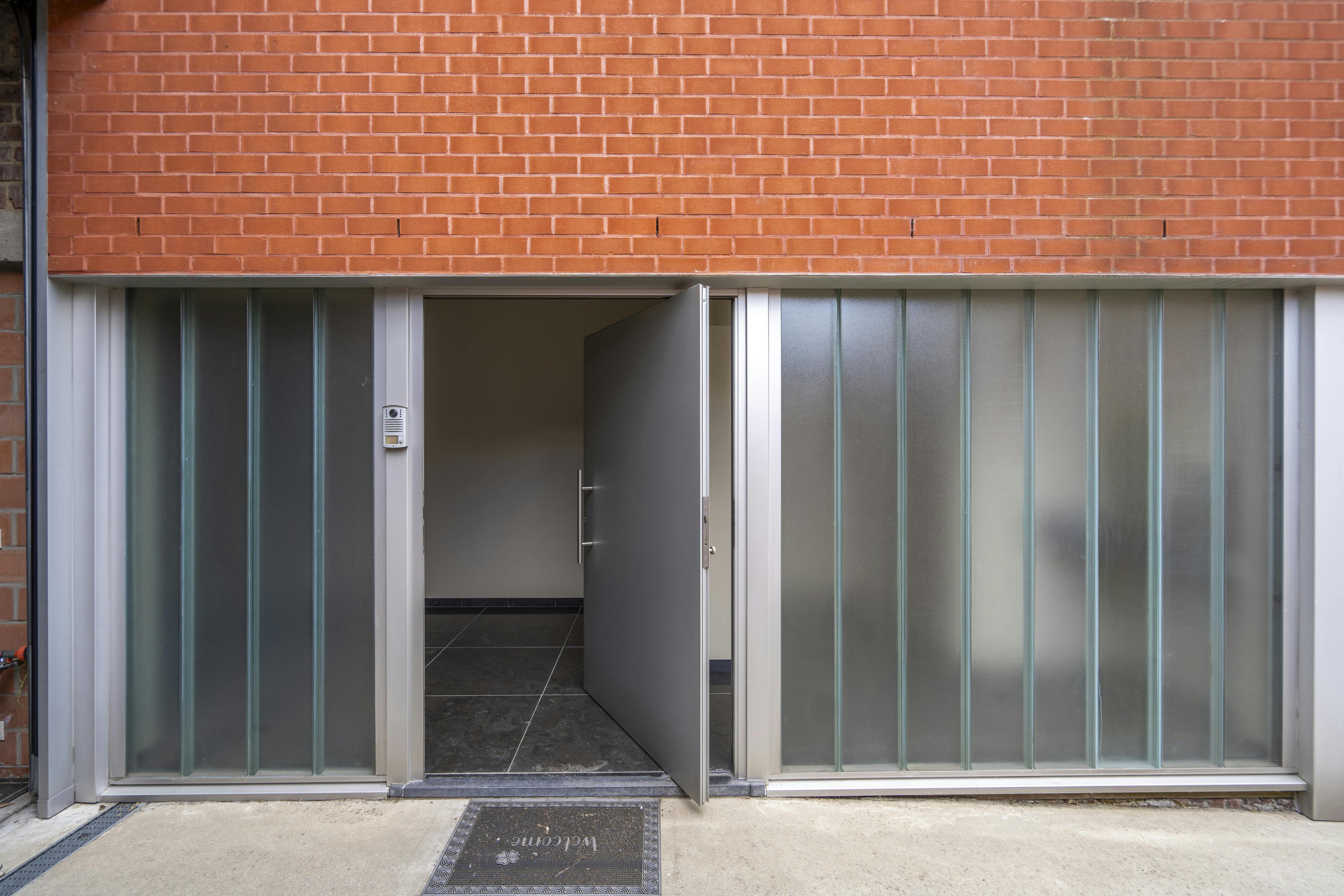 Unieke loftwoning met ruime garage en prachtige tuin foto 20
