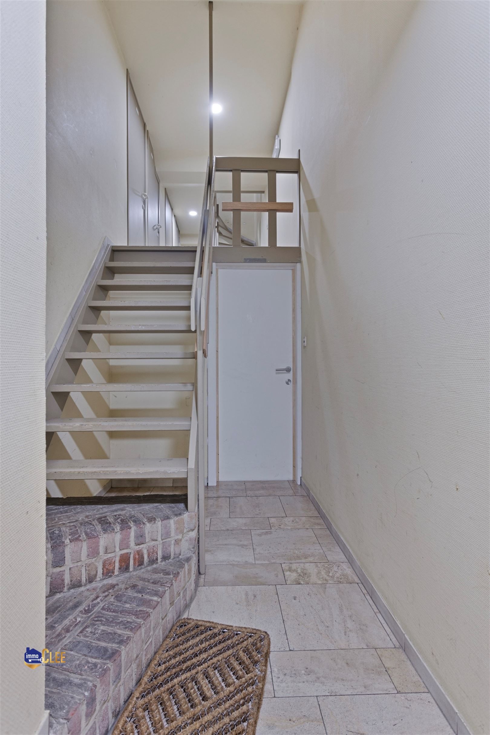 Opbrengsteigendom met 4 appartementen en zeer ruime garage te Landen foto 5