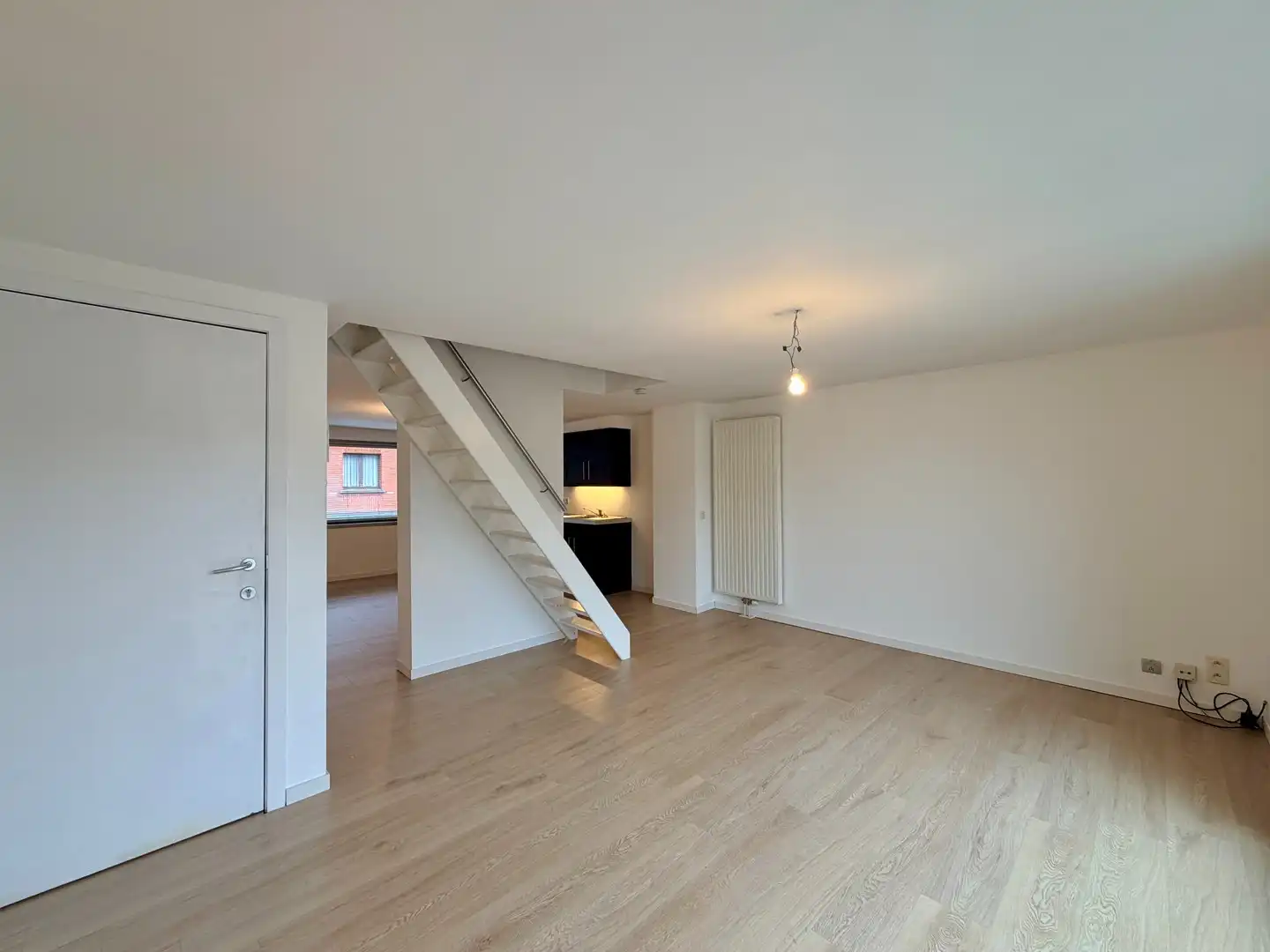 Instapklaar duplex-appartement met 2 slaapkamers & zonnig terras in Moorslede! foto 3