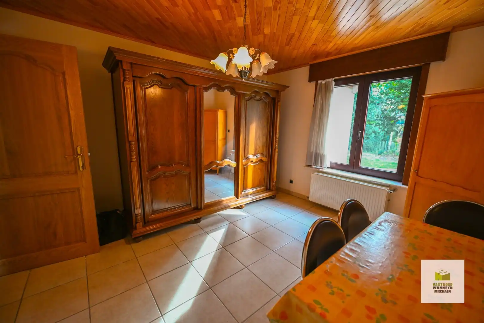 Zeer centraal en rustig gelegen ruime woning met 5 slaapkamers foto 11