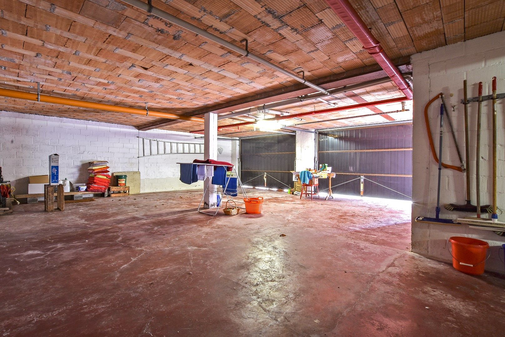 Ruime alleenstaande woning met grote tuin nabij centrum Diksmuide op 1681 m². foto 15