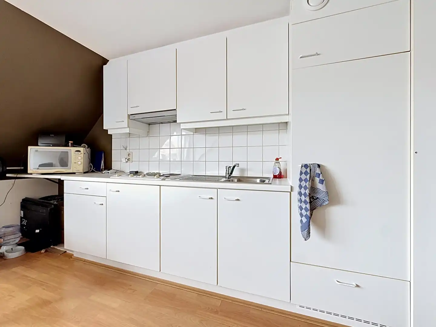 Opbrengsteigendom met handelspand en 3 appartementen te Nieuwpoort-stad foto 4
