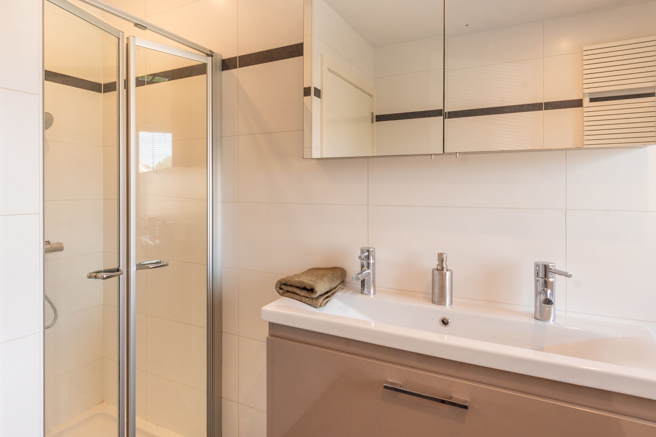 Ruim duplex appartement met 3 slaapkamers! foto 8