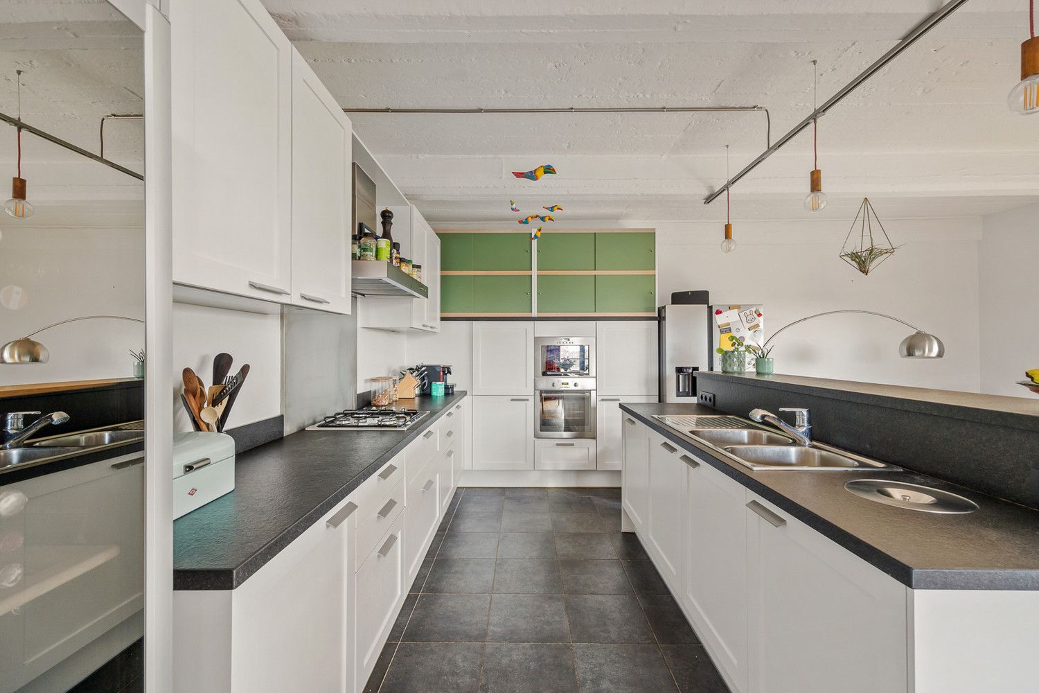 Uitzonderlijke loft 200m² + aangelegde daktuin, terras en 2 optionele garages in rustig, groen woonerf op de grens Borgerhout/Antwerpen foto 23