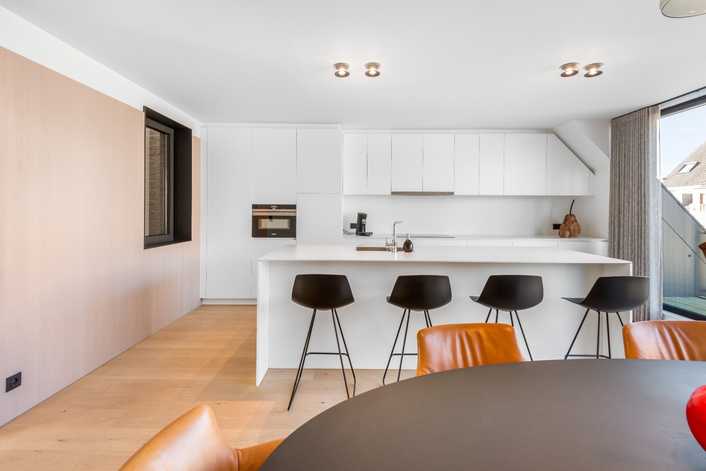 Recent duplexappartement met open zicht gelegen in het centrum van Knokke.  foto 10