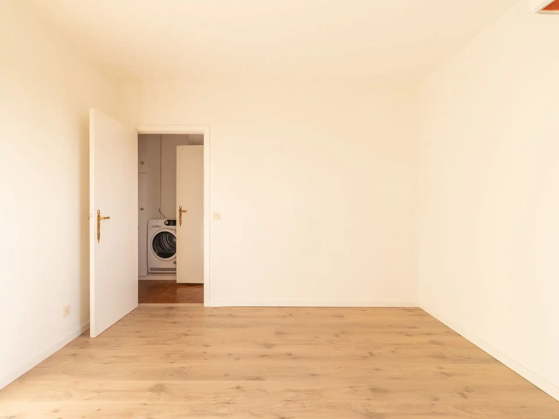 Ruim appartement met panoramisch uitzicht over Antwerpen foto 8