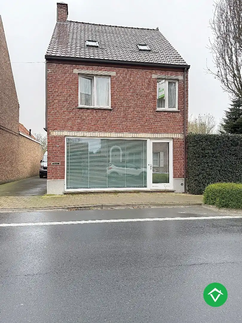 Ruime woning met 4 slaapkamers en terras te Ichtegem foto 2
