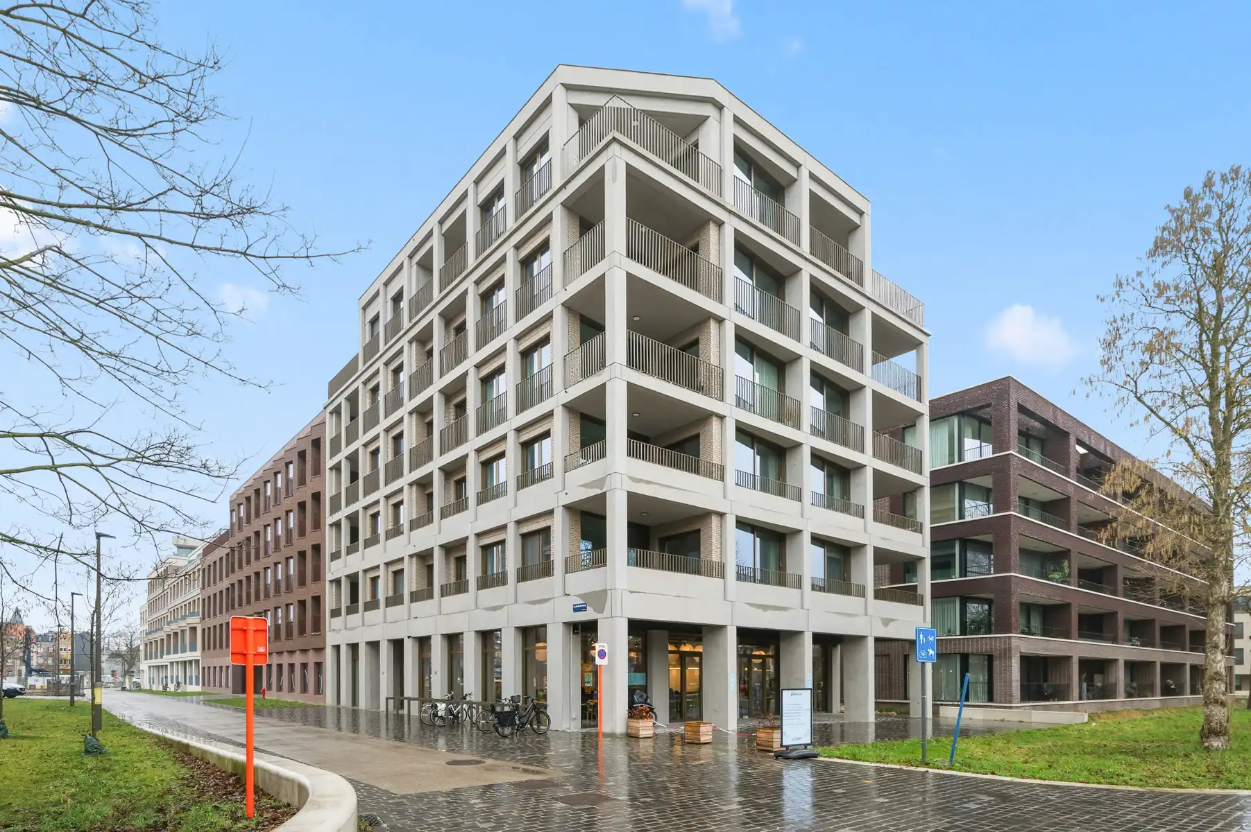 Nieuwbouw appartement (Bijna Energie Neutraal) op een toplocatie in MECHELEN foto {{pictureIndex}}