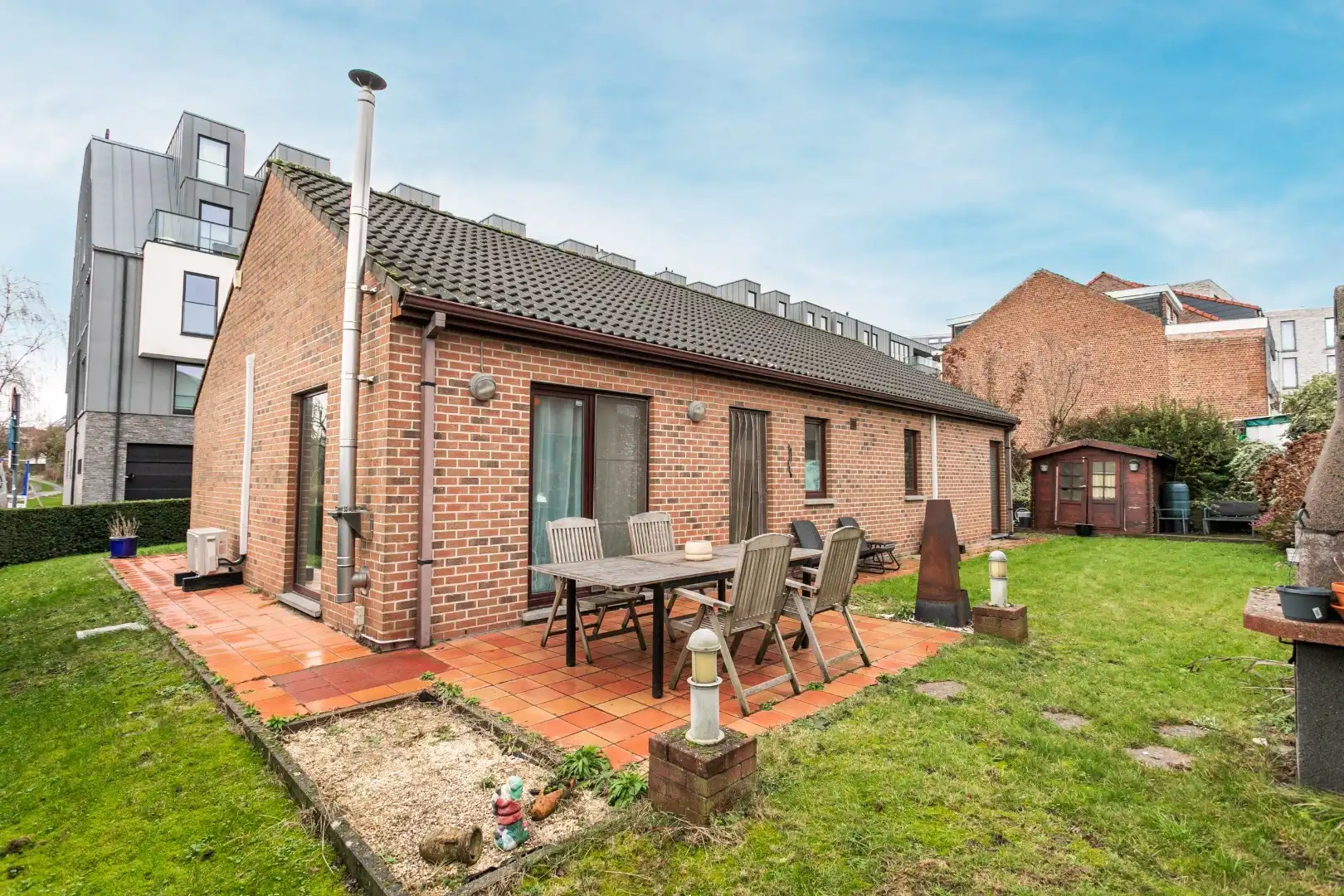 Op te frissen bungalow met 2 slaapkamers, garage en tuin op topligging in Halle foto 11