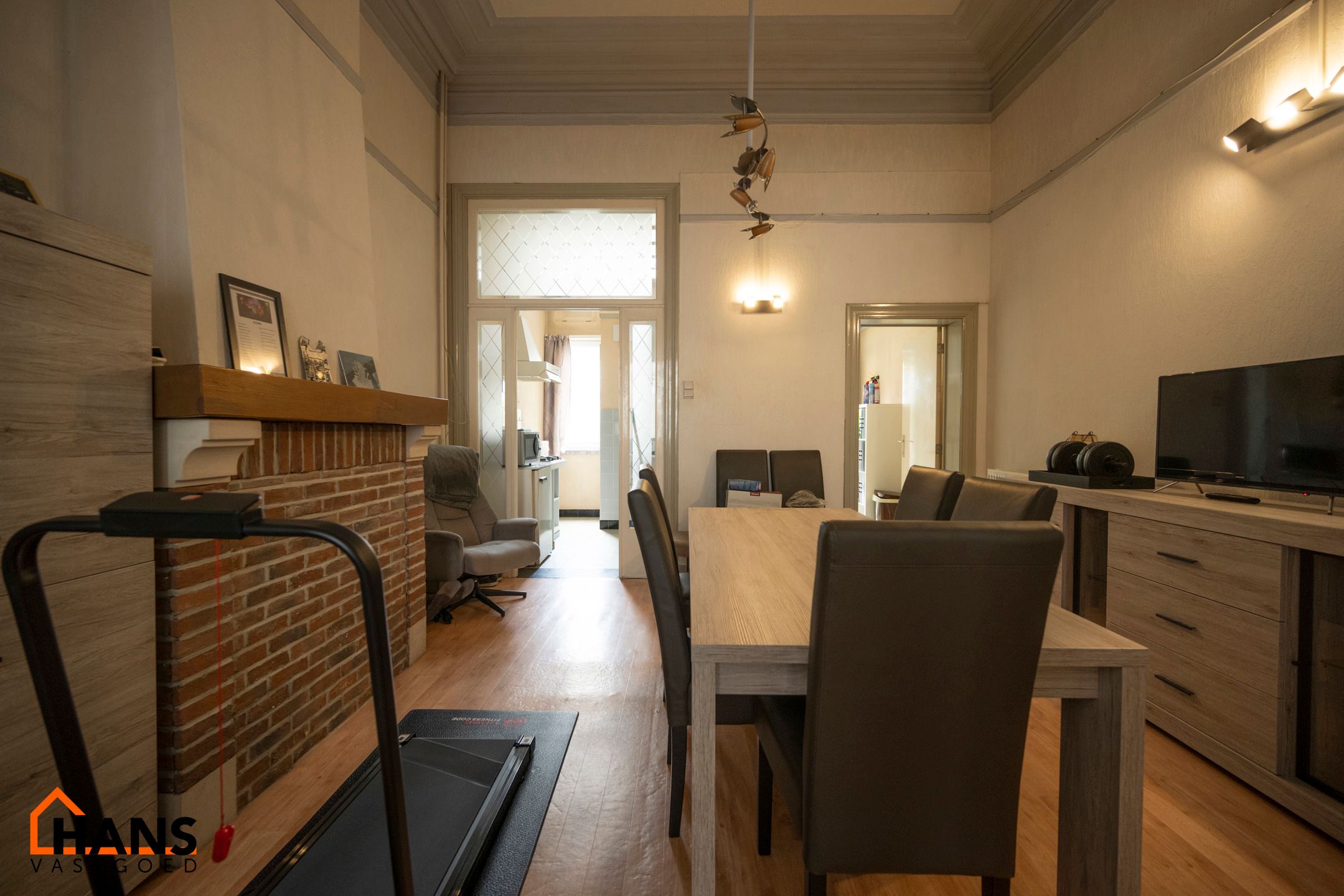 Woning in het centrum van de Stad met riante garagebox. foto 4