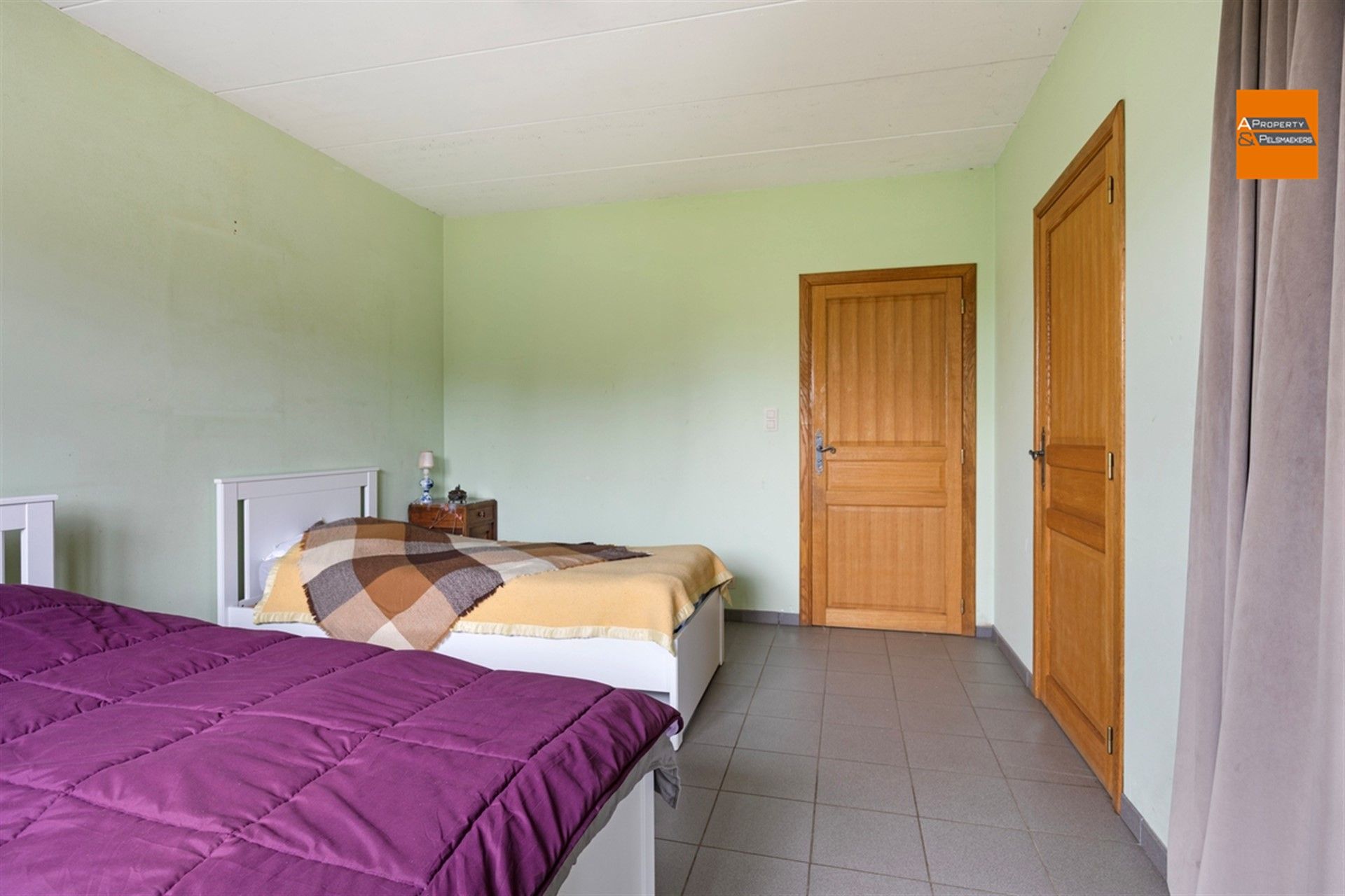 Ruime villa foto 13