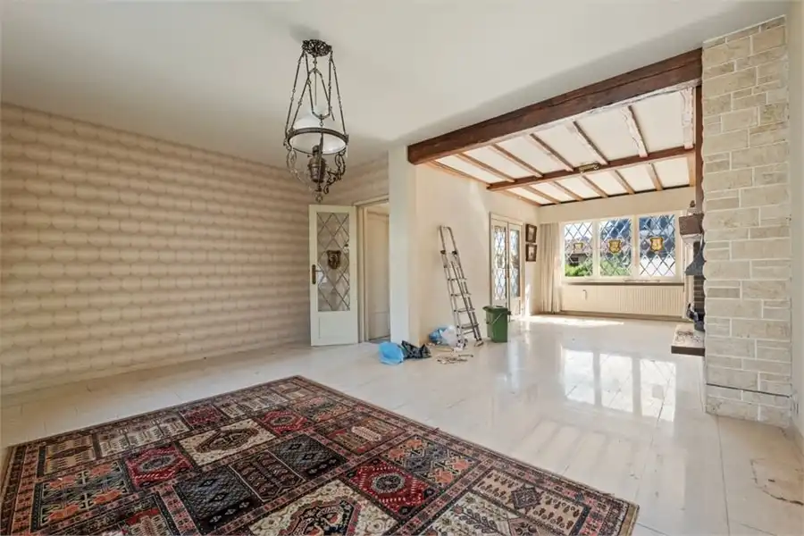 OP TE FRISSEN STADSWONING MET VEEL POTENTIEEL IN SINT-TRUIDEN foto 7