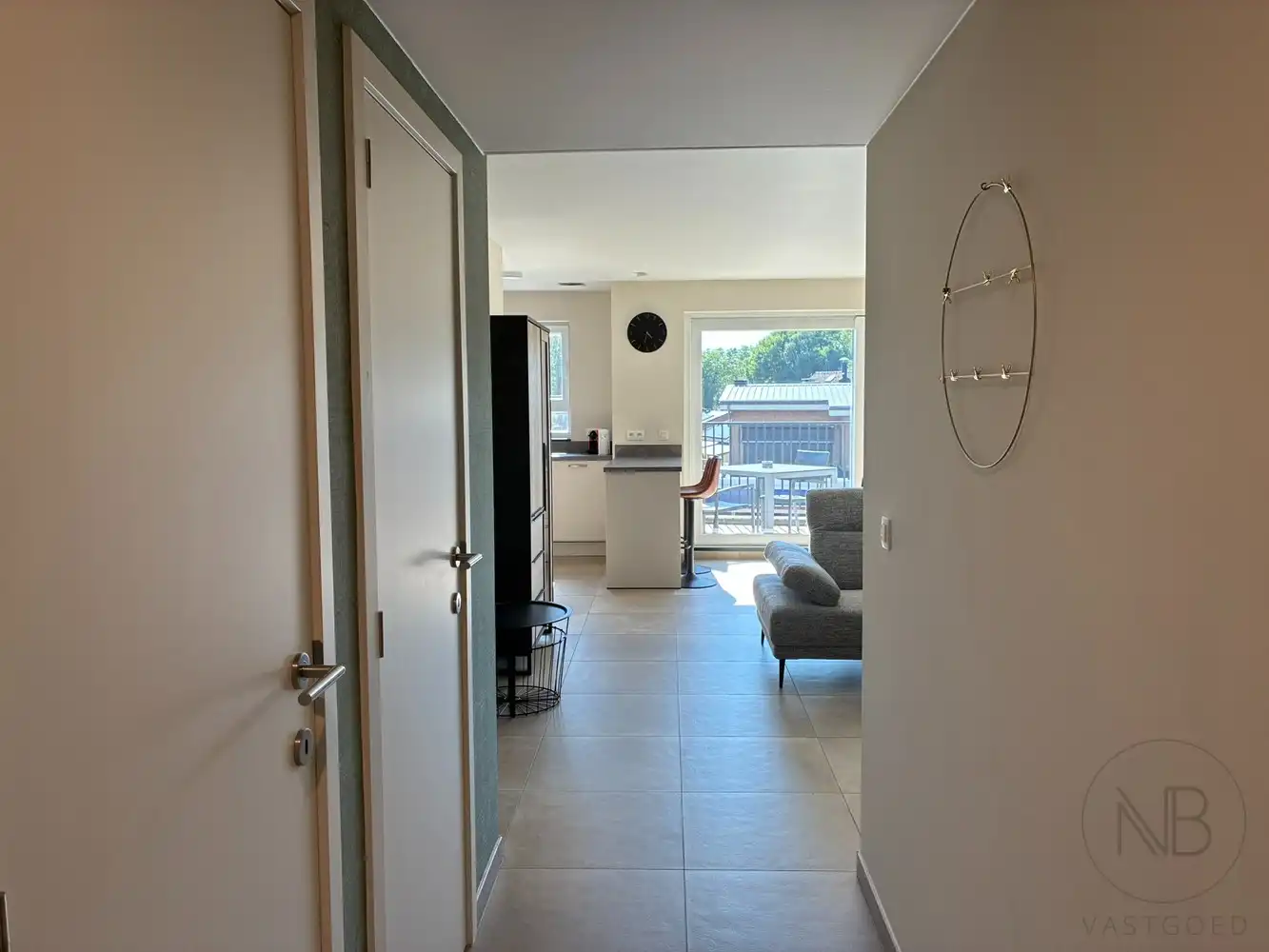 Appartement met ruim terras en autostaanplaats foto 9