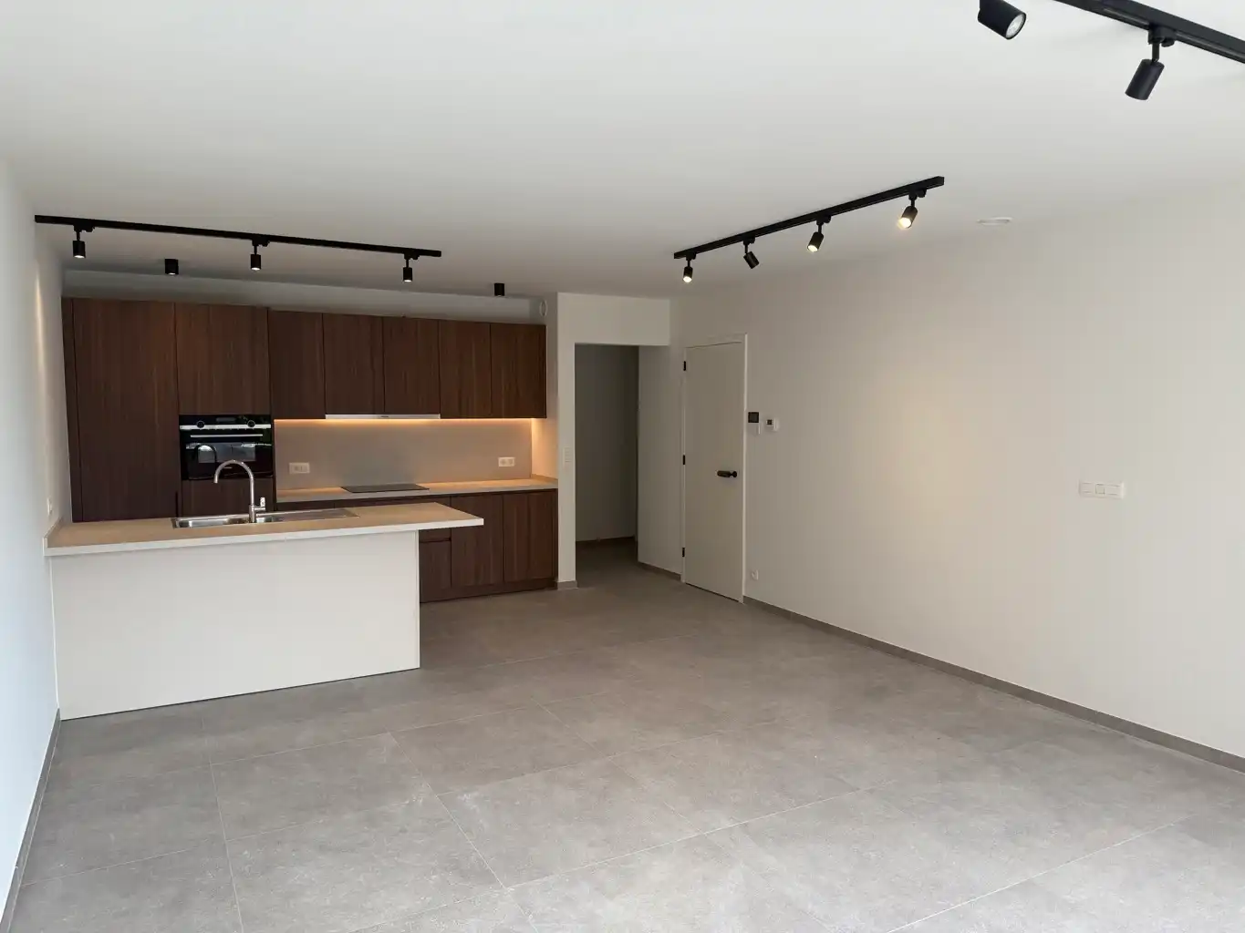 Nieuwbouw appartement met 2 slpks, terras en 2 staanplaatsen foto 4