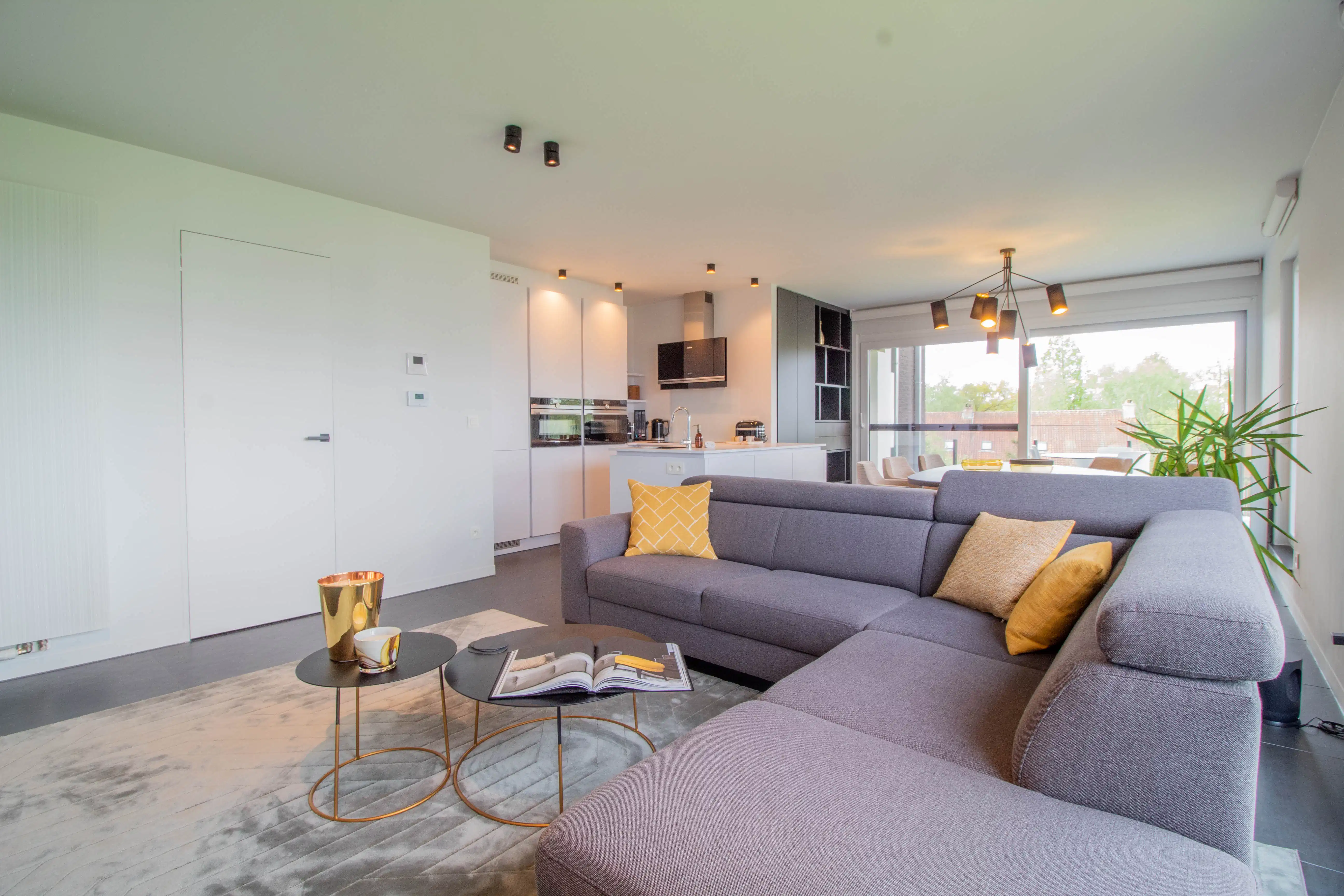 Modern appartement met zuidwestgericht terras in Wetteren foto 2