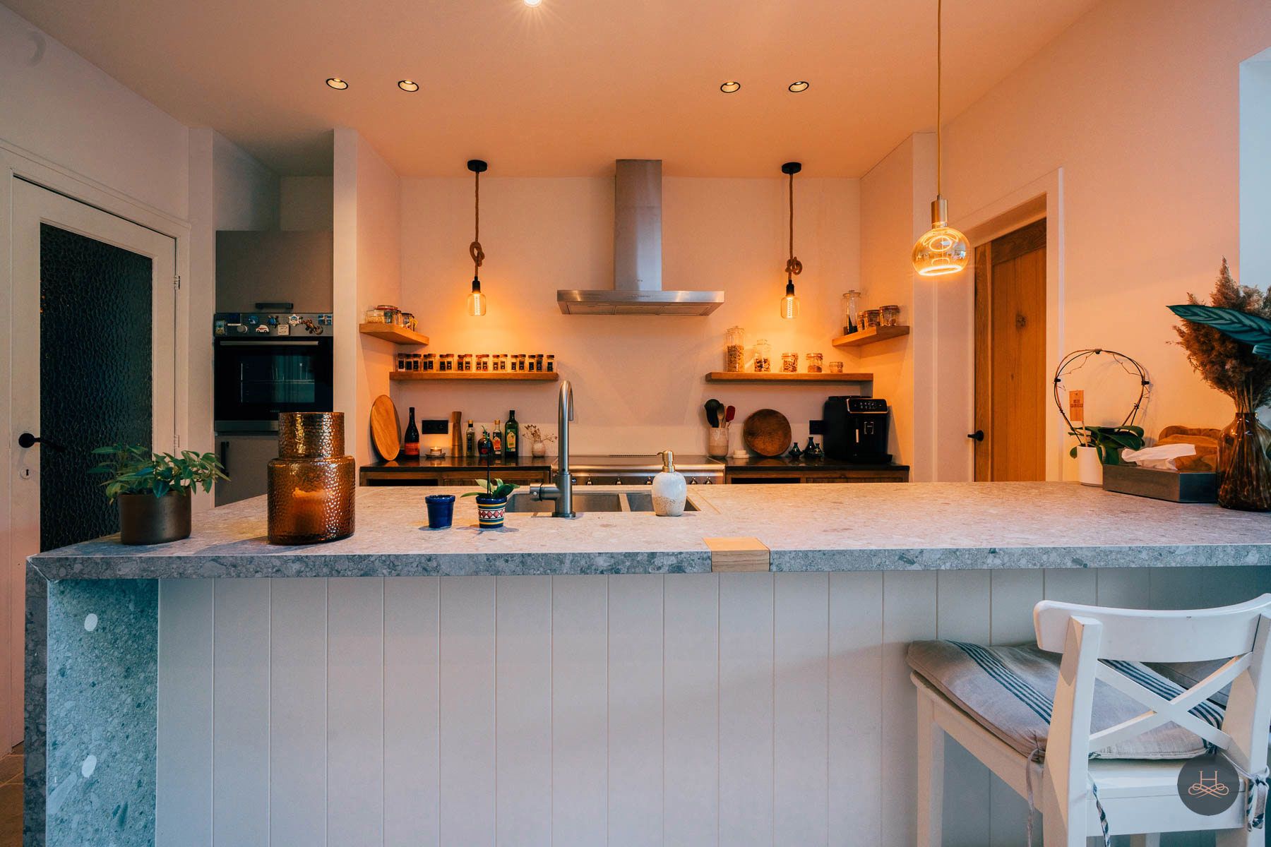 Instapklare charmante & gerenoveerde stadswoning met tuin foto 6