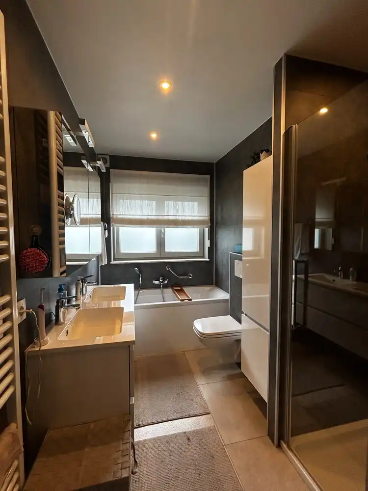 Instapklare gerenoveerde woning op 11a 75ca met prachtige, zuidgerichte tuin aan natuurgebied De Maten in Genk. foto 16